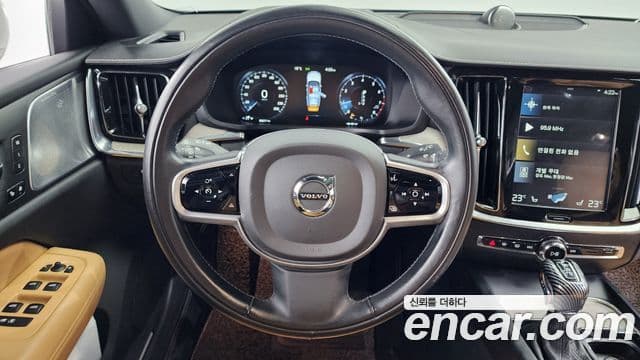Volvo V60 Cross Country 2020 — ფოტო 12/20