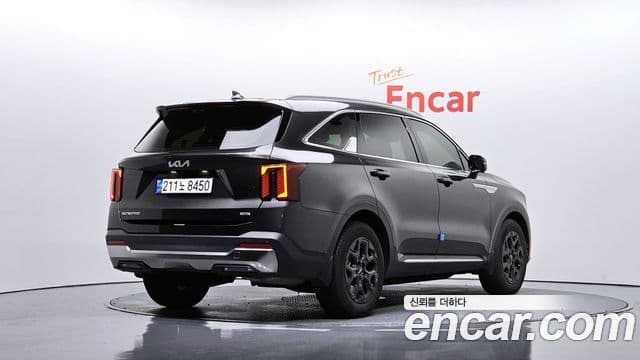 Kia Sorento 2023 — ფოტო 8/20