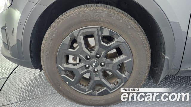 Kia Sorento 2023 — ფოტო 16/20
