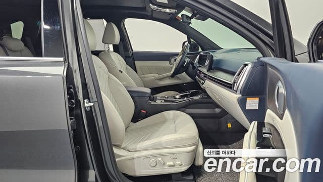 Kia Sorento 2023 — ფოტო 19/20