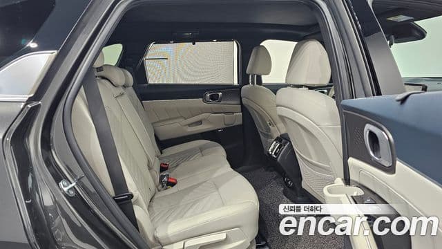 Kia Sorento 2023 — ფოტო 14/20