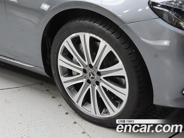 Mercedes-Benz E-Class 2020 — ფოტო 13/20