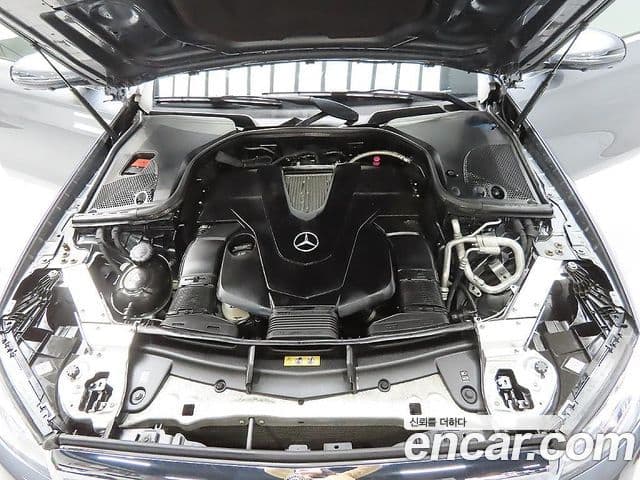 Mercedes-Benz E-Class 2020 — ფოტო 8/20