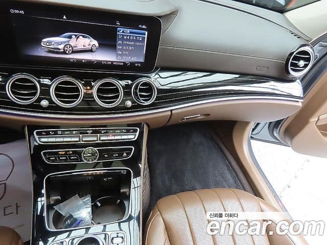 Mercedes-Benz E-Class 2020 — ფოტო 2/20