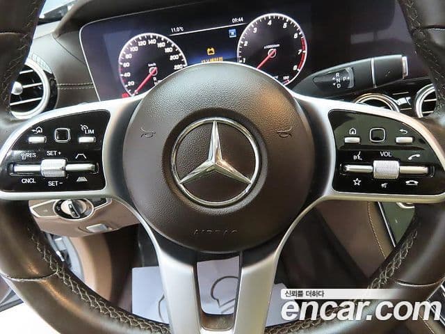 Mercedes-Benz E-Class 2020 — ფოტო 11/20