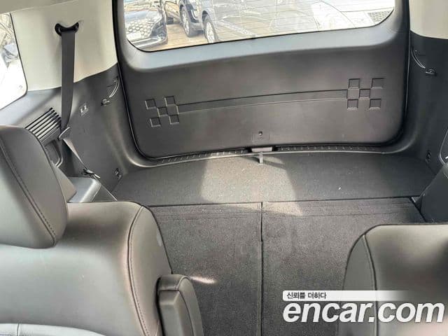 Hyundai Santa Fe 2023 — фото 17 из 19