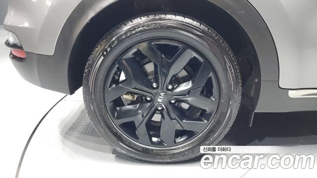Kia Sportage The Bold 2020 — ფოტო 13/20