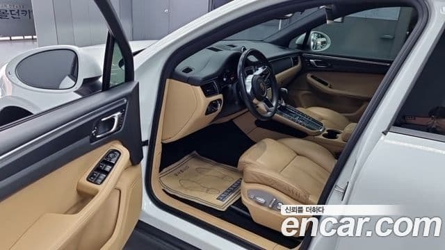 Porsche Macan 2018 — ფოტო 10/18