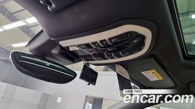 Porsche Macan 2018 — фото 15 из 18