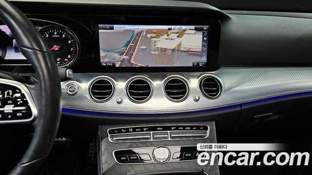 Mercedes-Benz E-Class 2020 — фото 14 из 20