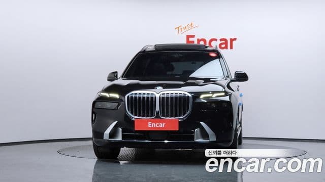 BMW X7 2023 — ფოტო 19/19