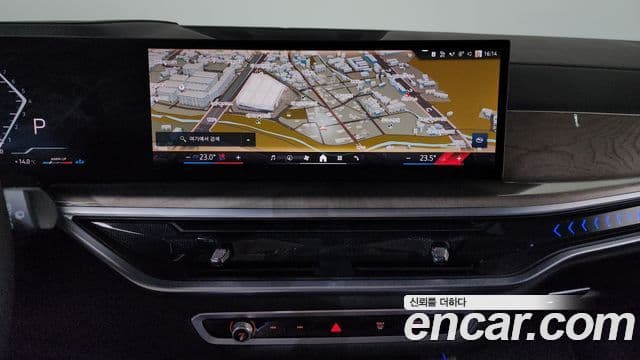 BMW X7 2023 — ფოტო 13/19