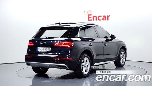 Audi Q5 2020 — ფოტო 2/20