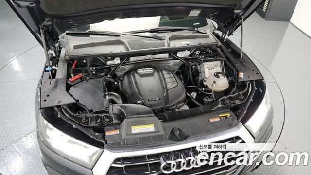 Audi Q5 2020 — ფოტო 6/20