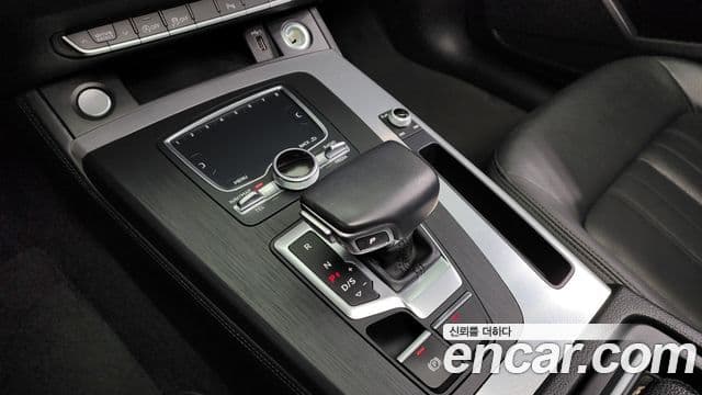 Audi Q5 2020 — ფოტო 9/20