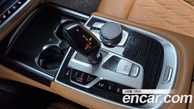 BMW 7 Series 2021 — ფოტო 9/20
