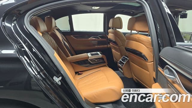 BMW 7 Series 2021 — ფოტო 12/20
