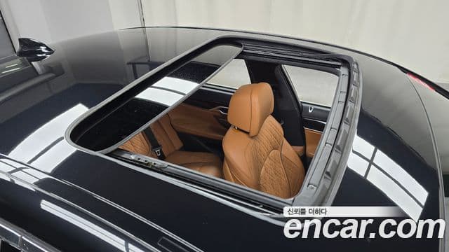 BMW 7 Series 2021 — ფოტო 18/20