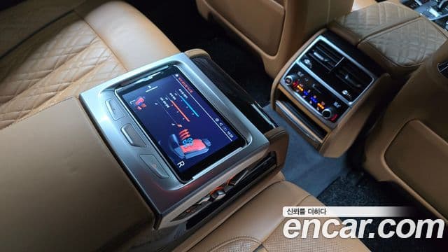 BMW 7 Series 2021 — ფოტო 19/20