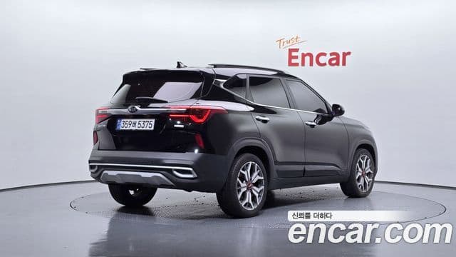Kia Seltos 2020 — ფოტო 14/20