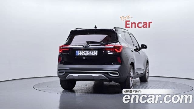 Kia Seltos 2020 — ფოტო 6/20