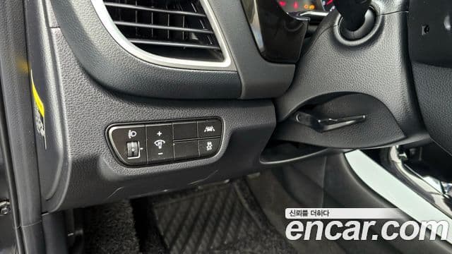 Kia Seltos 2020 — ფოტო 16/20