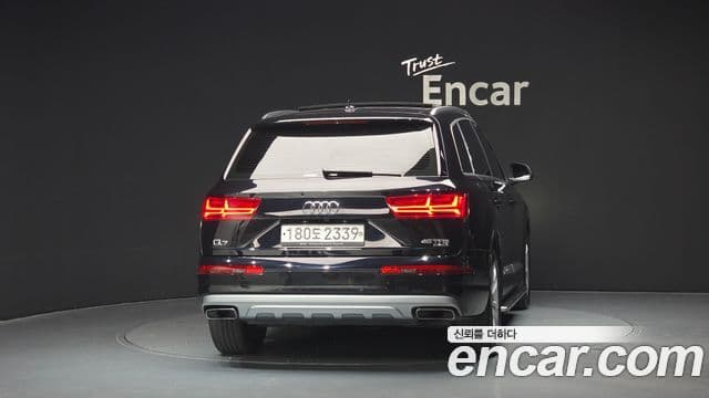 Audi Q7 2019 — ფოტო 4/20