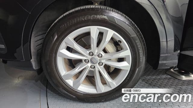 Audi Q7 2019 — ფოტო 5/20