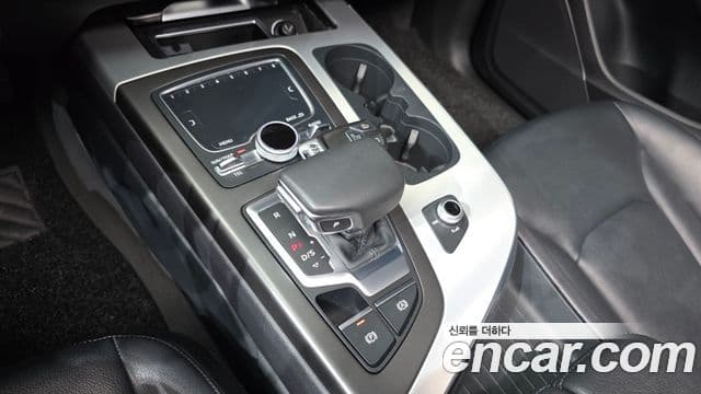Audi Q7 2019 — ფოტო 9/20