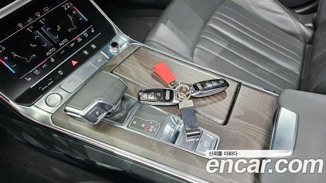 Audi A6 2020 — ფოტო 8/20