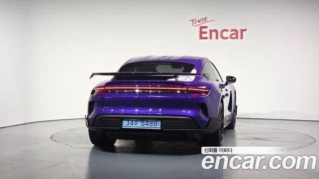 Porsche Taycan 2025 — ფოტო 6/20