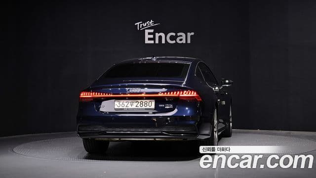 Audi A7 2023 — Фото 4/20