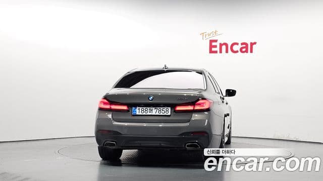BMW 5 Series 2021 — ფოტო 4/20