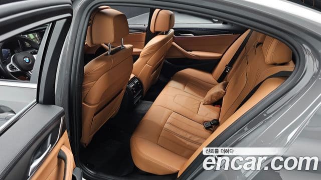 BMW 5 Series 2021 — ფოტო 12/20
