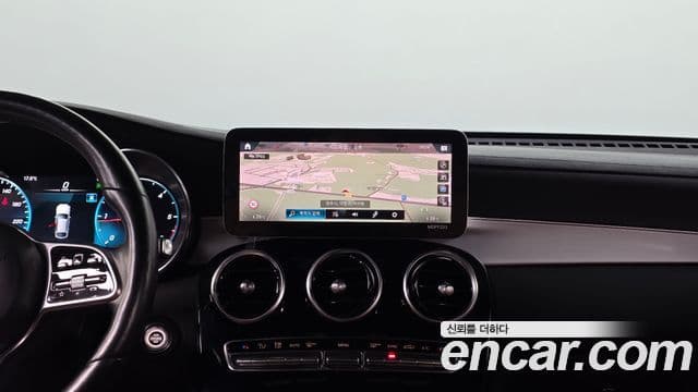 Mercedes-Benz GLC-Class 2021 — ფოტო 16/20
