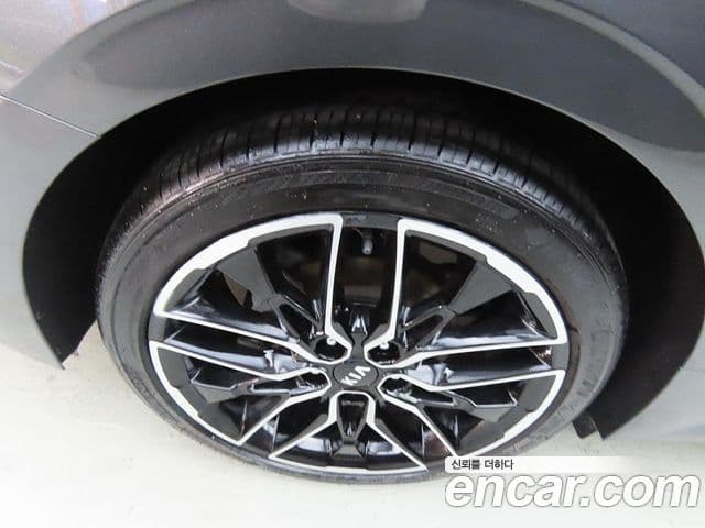 Kia K5 2019 — ფოტო 5/20