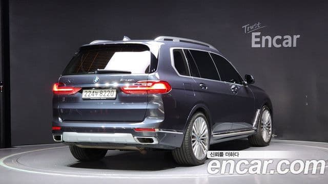 BMW X7 2021 — Фото 2/20