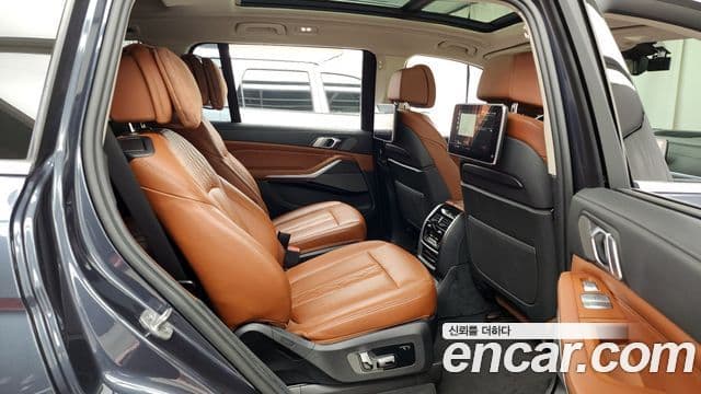 BMW X7 2021 — Фото 12/20