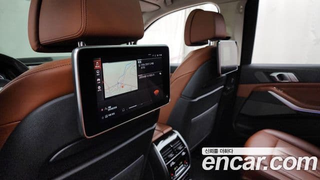 BMW X7 2021 — Фото 19/20