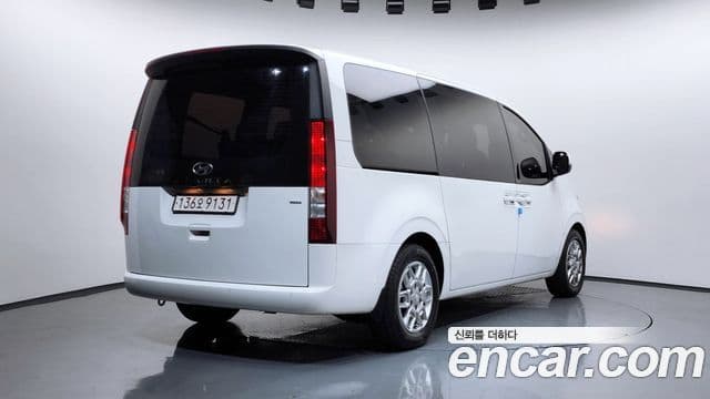 Hyundai Staria 2022 — ფოტო 2/20