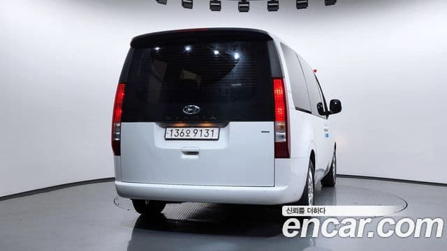 Hyundai Staria 2022 — ფოტო 4/20