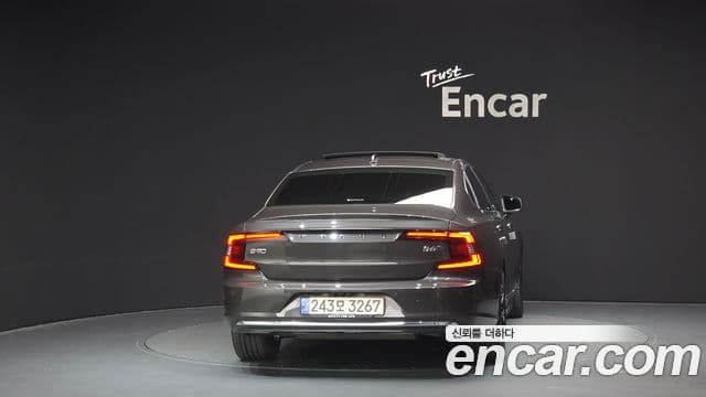 Volvo S90 2023 — ფოტო 4/20