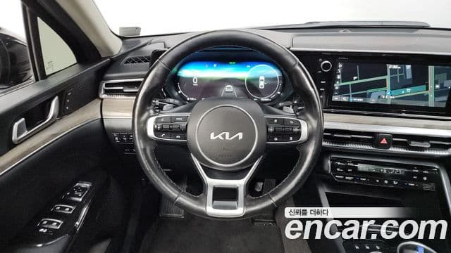 Kia K5 2022 — Şəkil 13/20