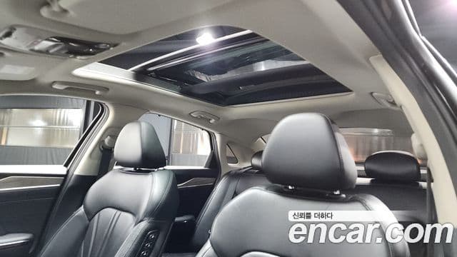 Kia K5 2022 — Şəkil 18/20