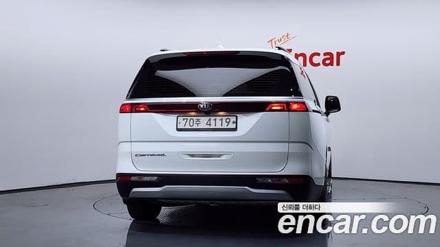 Kia Carnival 2020 — ფოტო 3/20