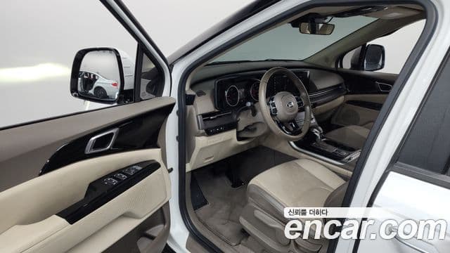 Kia Carnival 2020 — ფოტო 8/20