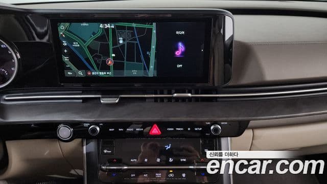 Kia Carnival 2020 — ფოტო 14/20