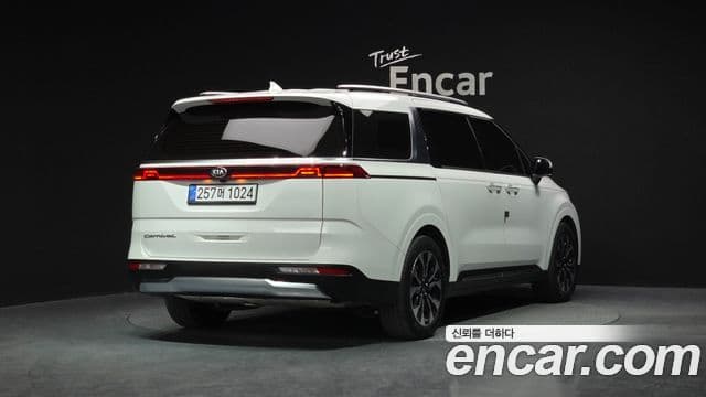 Kia Carnival 2020 — ფოტო 1/20