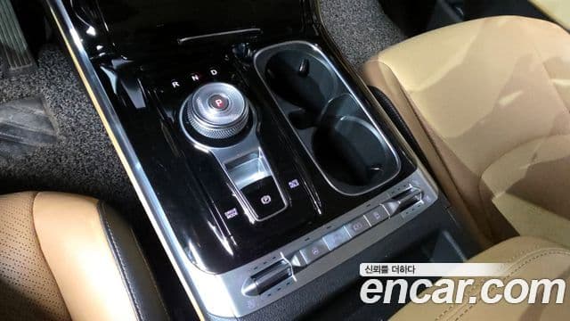 Kia Carnival 2020 — ფოტო 7/20