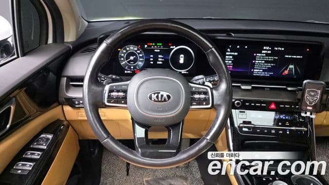 Kia Carnival 2020 — ფოტო 13/20